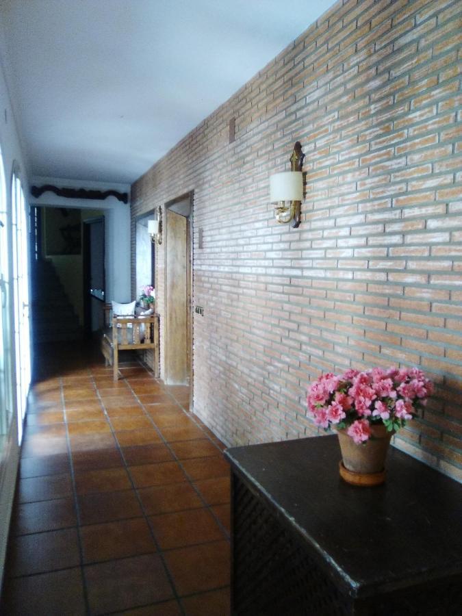 Hostal Restaurante Pacos Herrera del Duque Екстериор снимка