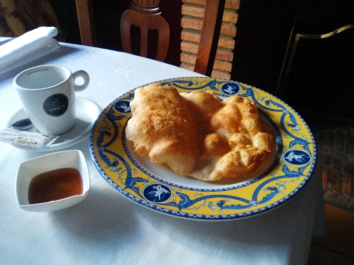 Hostal Restaurante Pacos Herrera del Duque Екстериор снимка