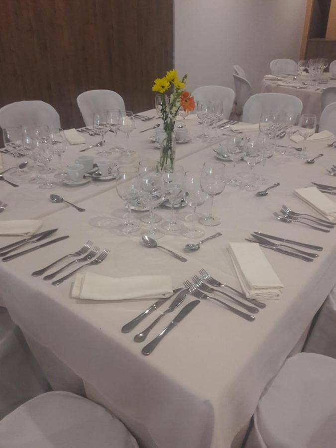 Hostal Restaurante Pacos Herrera del Duque Екстериор снимка
